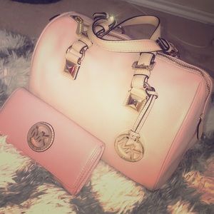 Michael Kors Satchel (handbag)